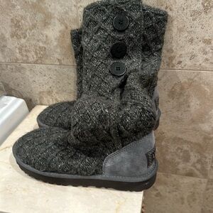 Ugg knit boots size 7, new